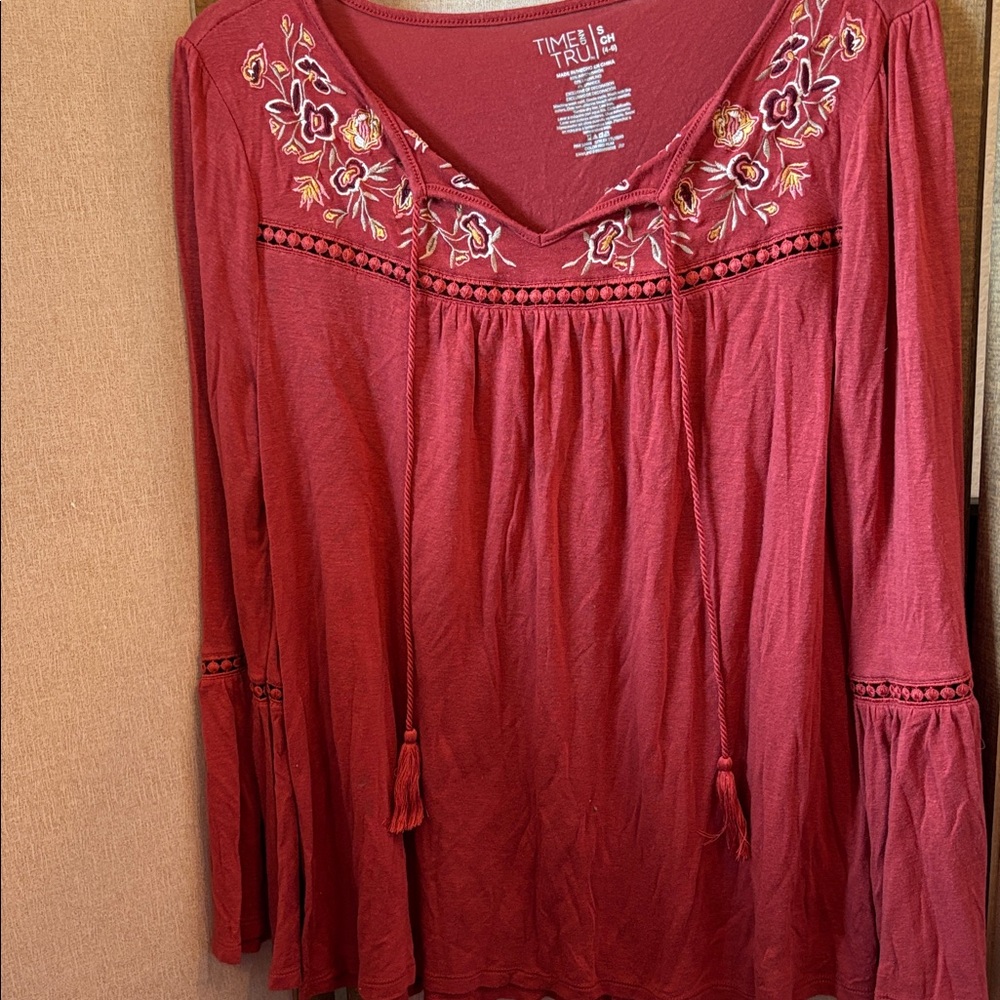 Time and Tru Women's Embroidered Blouse small